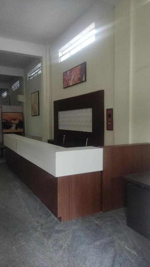 Abuzz Oxfordcaps Bannerghatta Bangalore Exterior photo